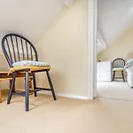 Esklets Cottage